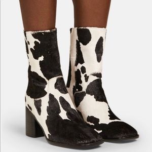 Intentionally blank PG moo boots.size 8,almost perfect condition,only worn once!